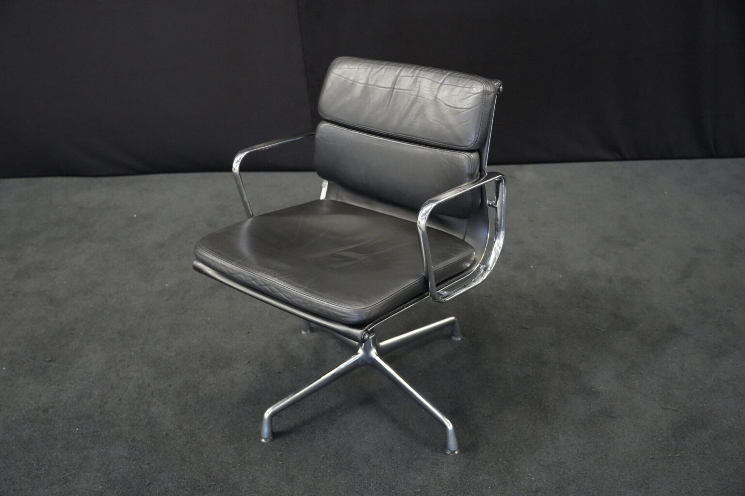 Herman Miller für Vitra | EA 208 Leder / Schwarz