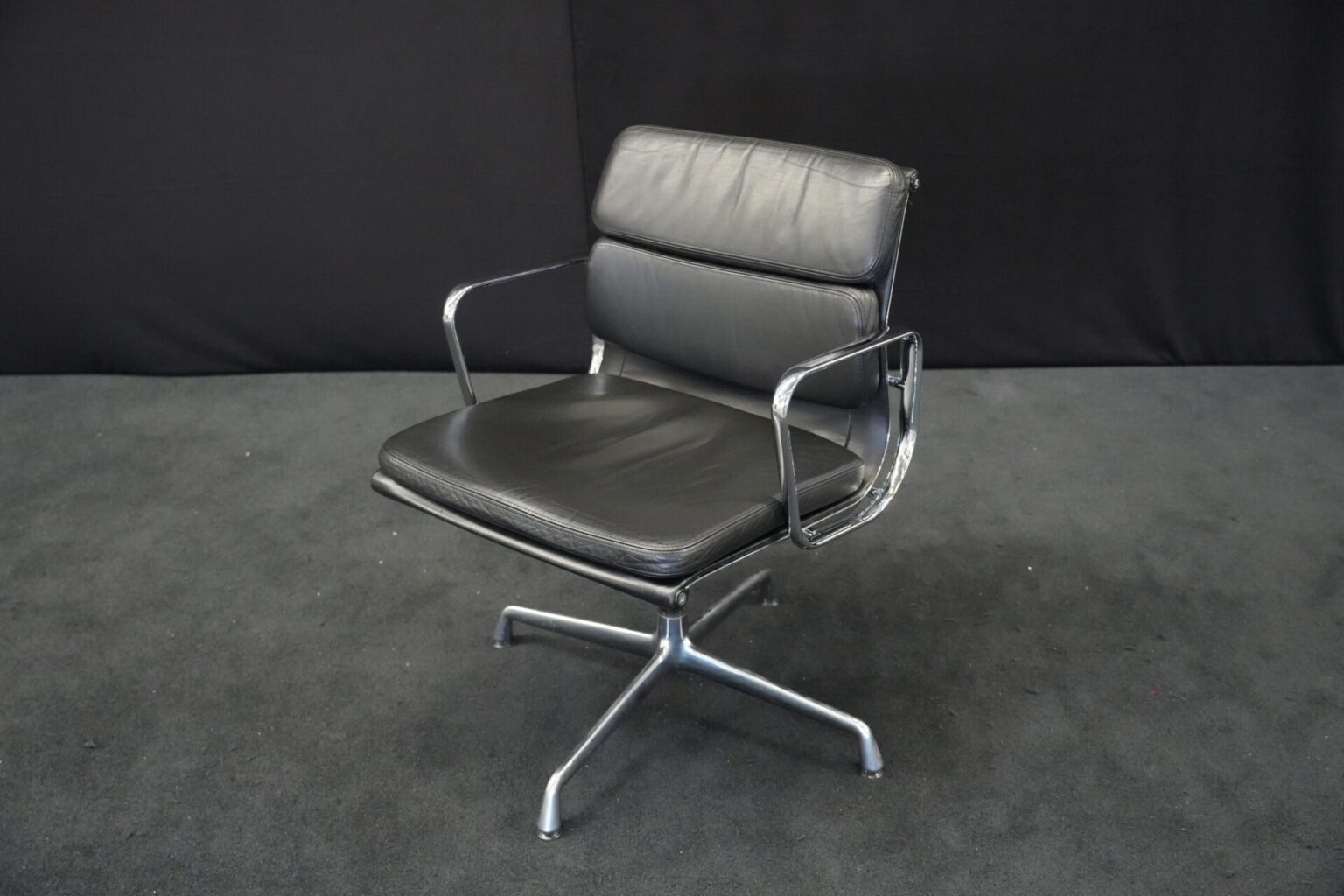 Herman Miller für Vitra | EA 207 Leder / Schwarz