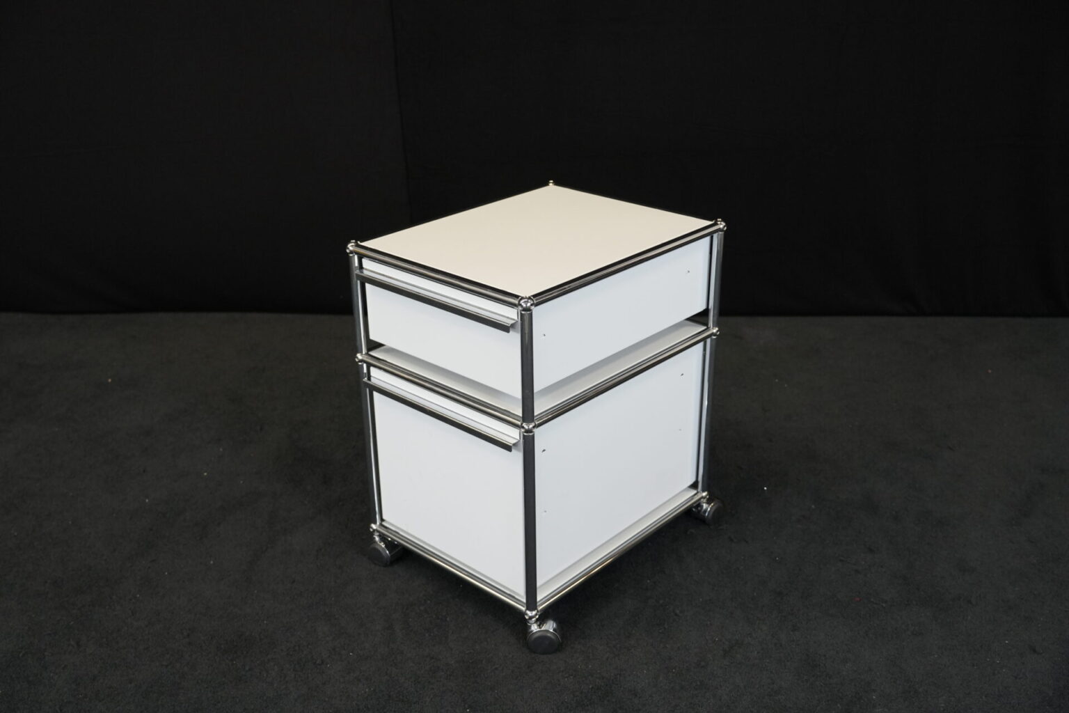 USM Haller Rollcontainer Lichtgrau RAL 7035