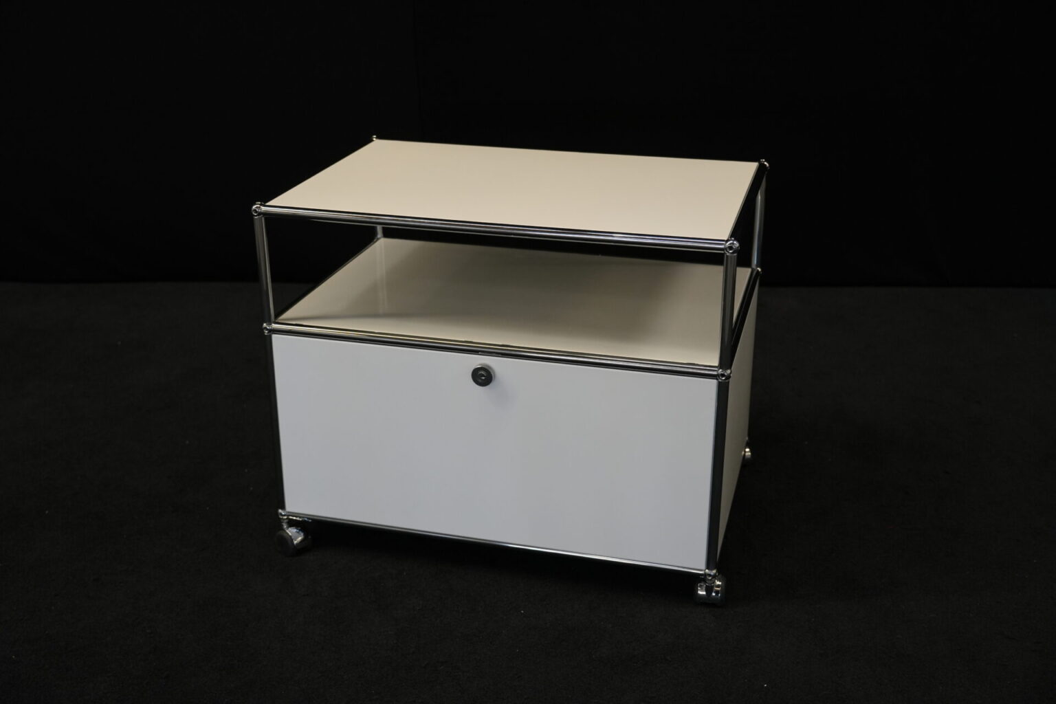 USM Haller Sideboard / Reinweiß RAL 9010