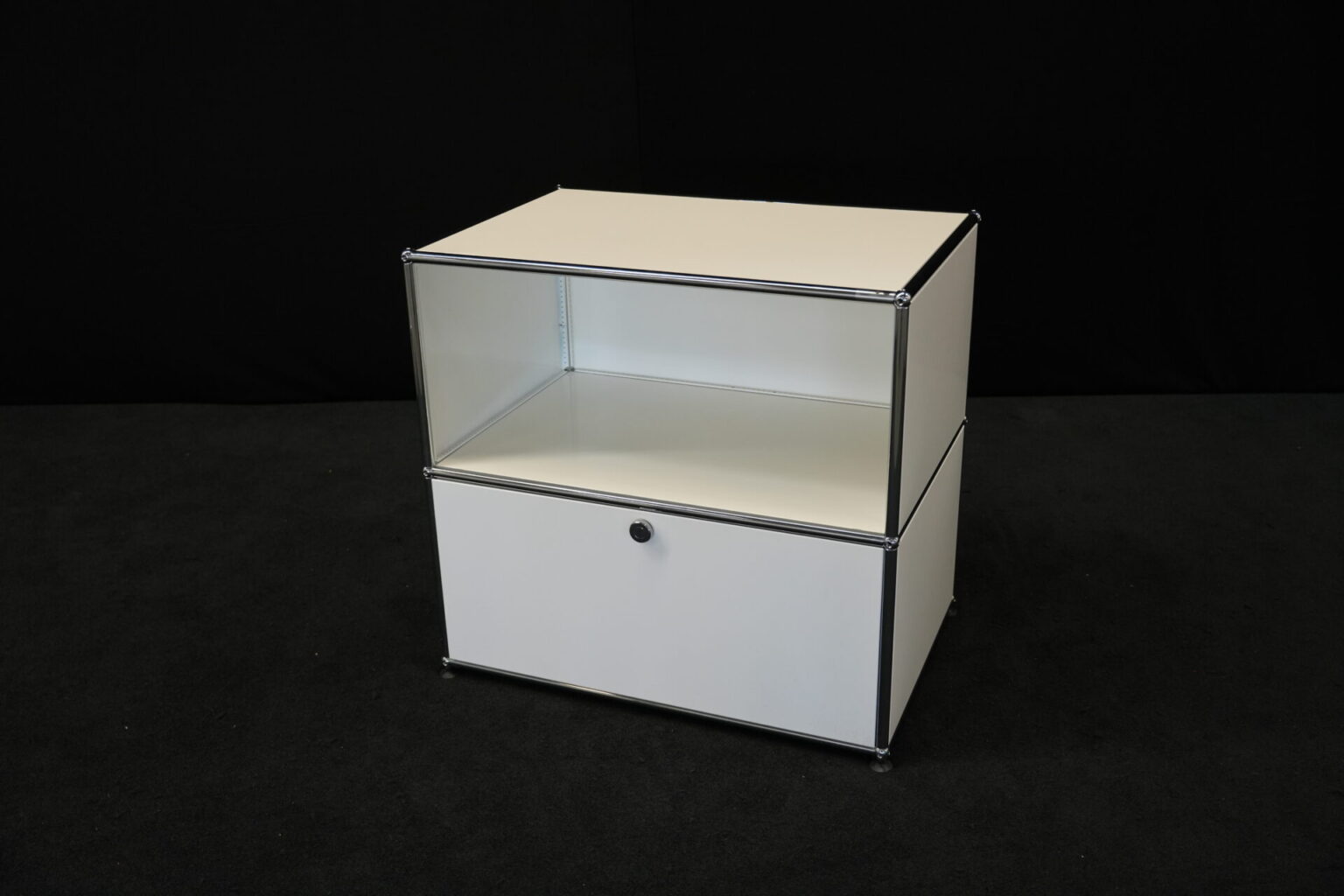 USM Haller Sideboard / Reinweiß RAL 9010