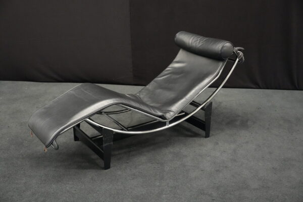 Cassina LC4 CHAISELONGUE Liege Leder / Schwarz
