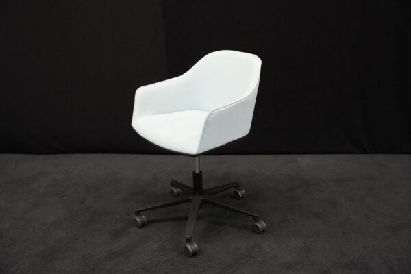 Vitra Softshell Chair  / Hellblau