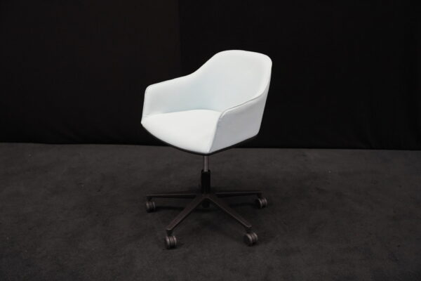 Vitra Softshell Chair / Hellblau
