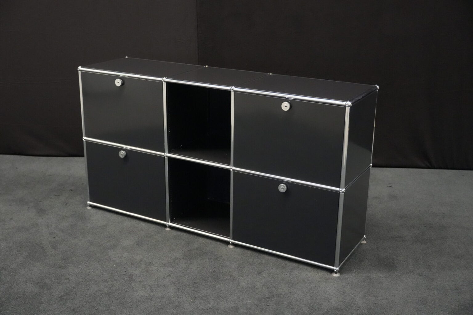 USM Haller Sideboard / Graphitschwarz RAL 9011