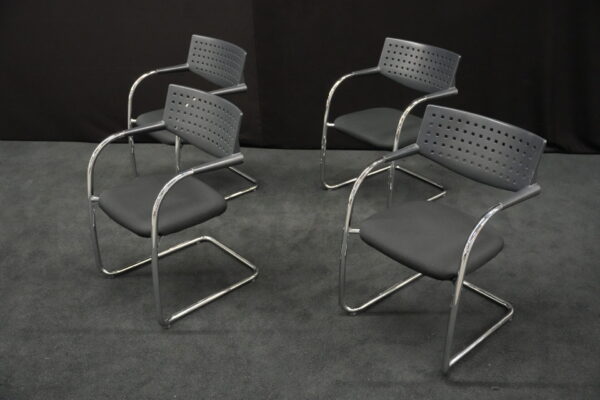4x Vitra VisaVis Freischwinger Stoff / Schwarz