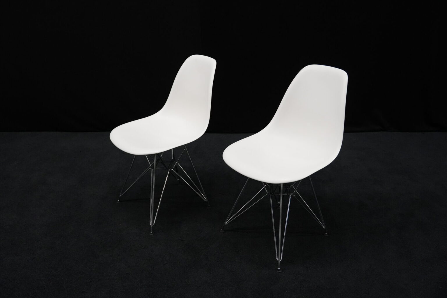 2x Vitra Plastic Side Chair RE DSR