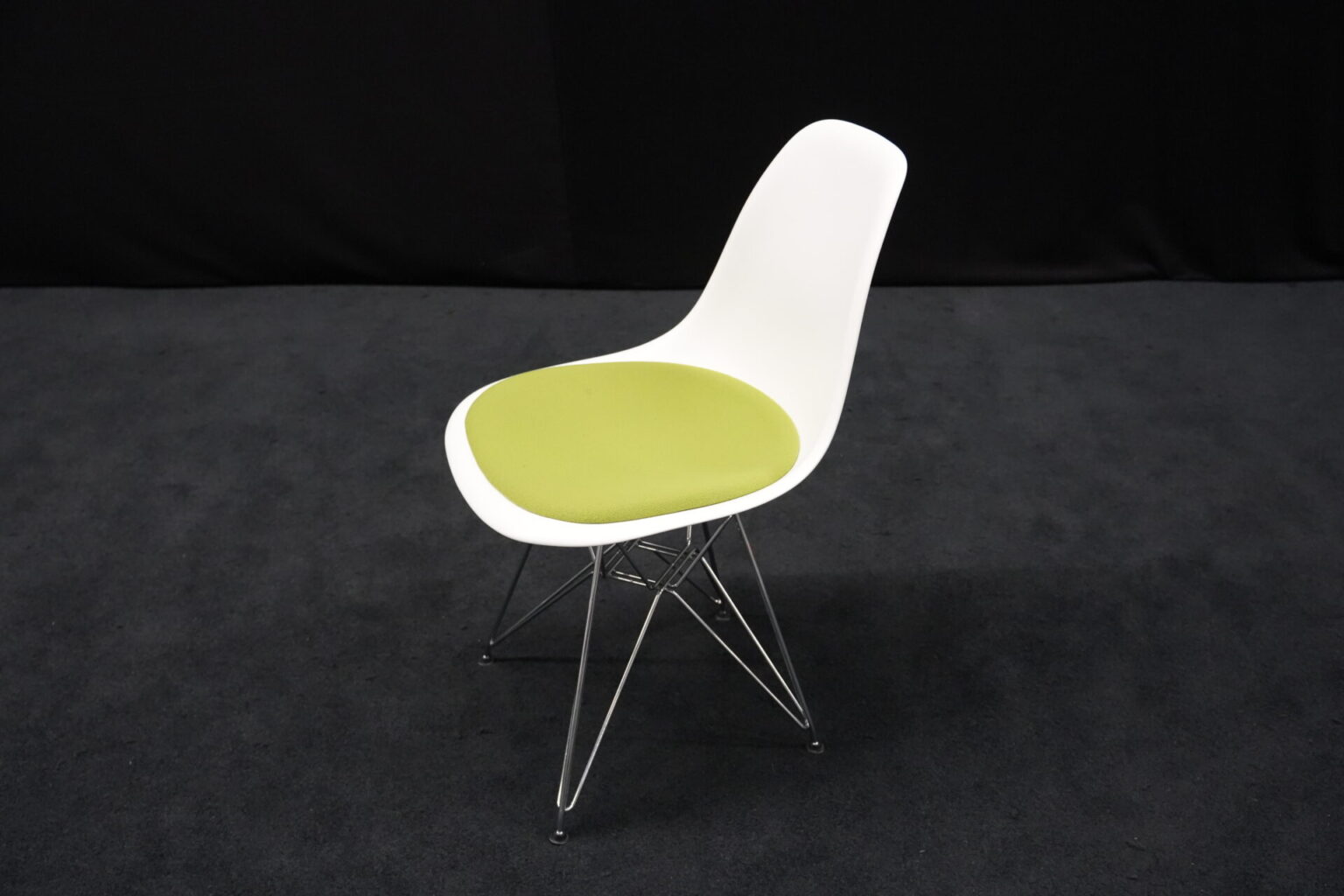 Vitra Plastic Side Chair RE DSR