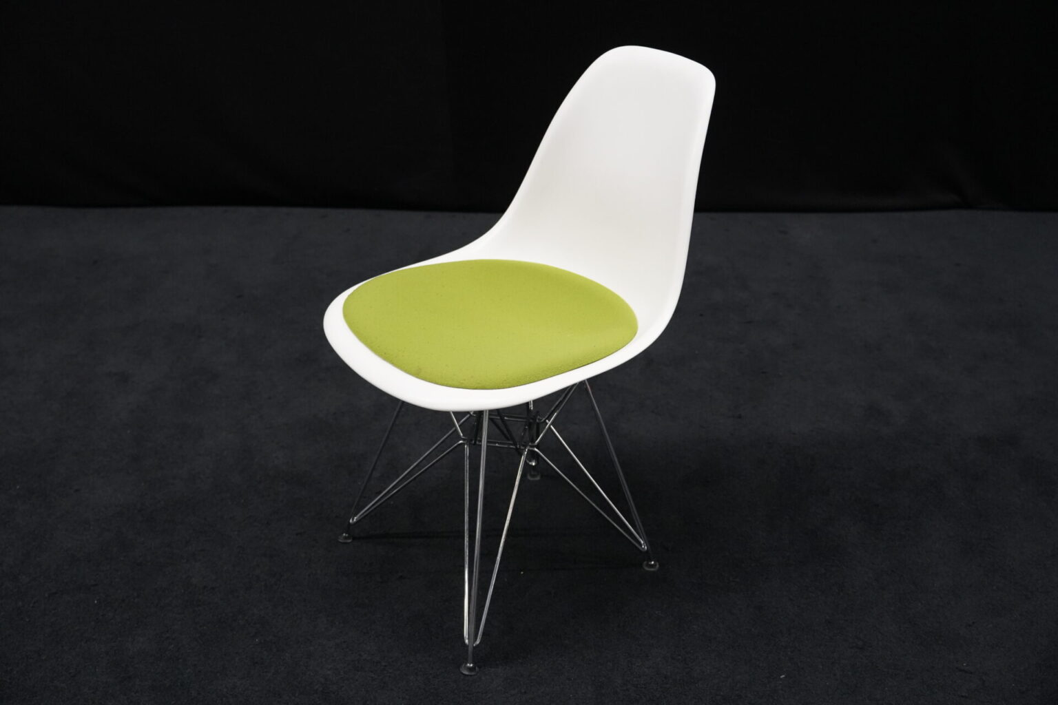 Vitra Plastic Side Chair RE DSR