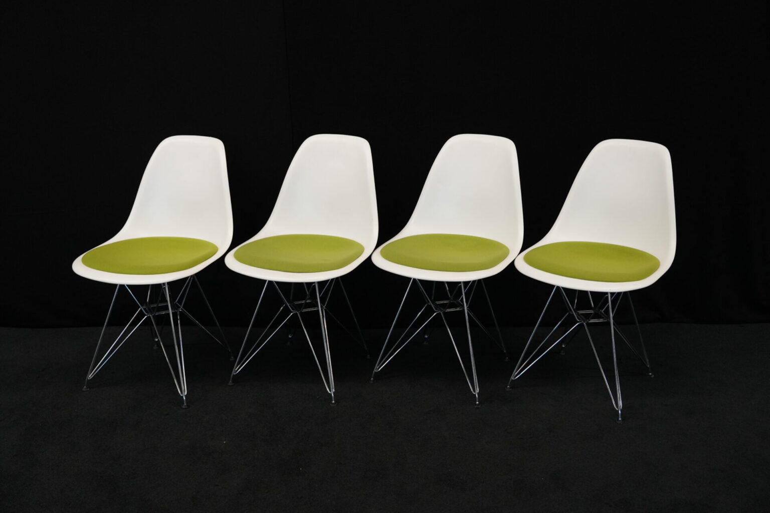 4x Vitra Plastic Side Chair RE DSR