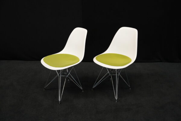 2x Vitra Plastic Side Chair RE DSR