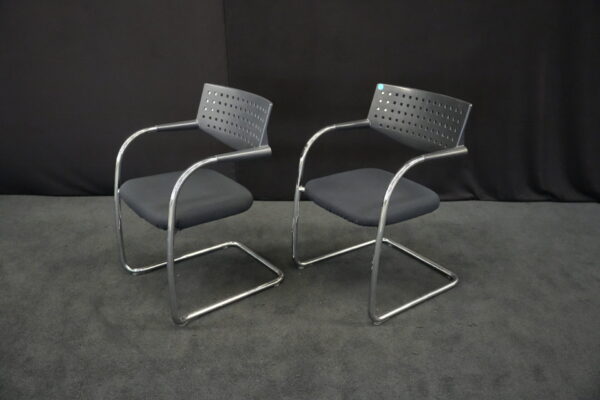 2x Vitra VisaVis Freischwinger Stoff / Schwarz