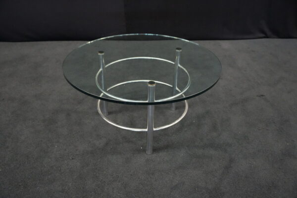 Runder Beistelltisch mit Glasplatte