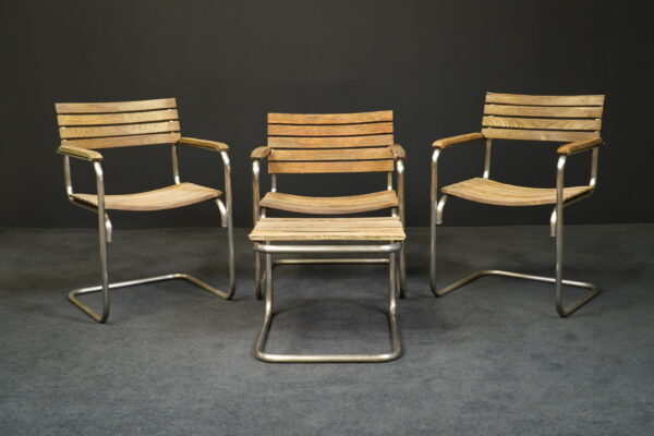 Thonet 4er Set 3 Besucherstühle + Ottomane Holz / gebürsteter Stahl
