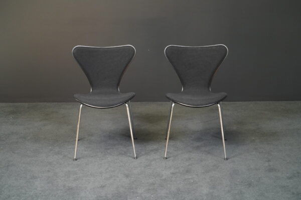 Fritz Hansen 2er Set Besucherstuhl Serie 7 Hopsak Schwarz