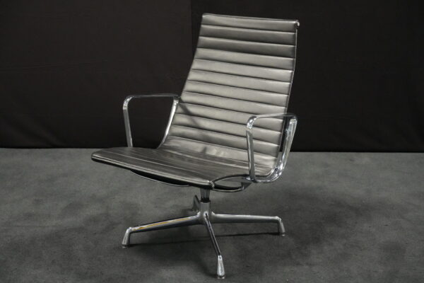 Vitra EA 115  Leder / schwarz