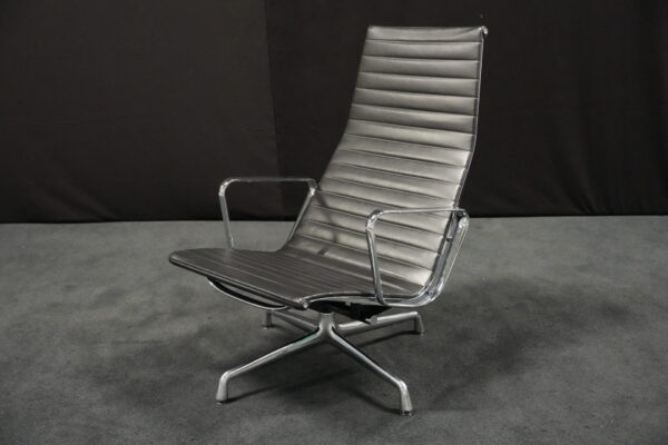Herman Miller by Vitra EA 124 Sessel  Leder / schwarz