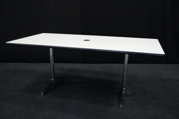 Vitra Tisch Kunstharz / weiß