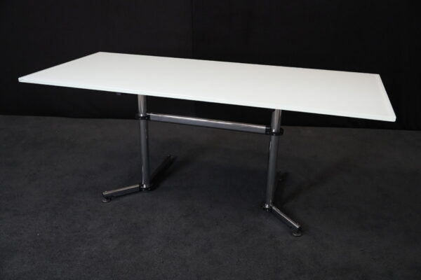 USM Kitos Besprechungstisch Klarglas