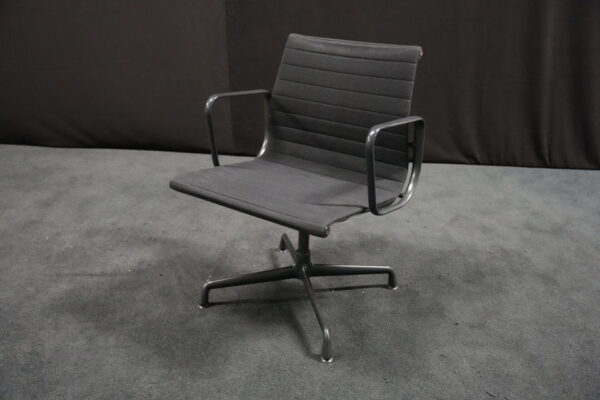 Vitra EA 107 Hopsak / schwarz