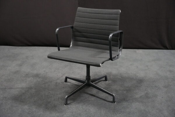 Vitra EA 108 Hopsak / schwarz