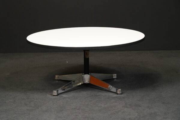 Herman Miller Coffee Table / Couchtisch Kunststoff Chrom