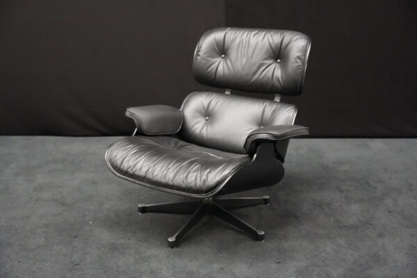 Vitra Lounge Chair Black Version Leder / Holz