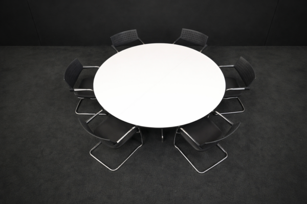 Vitra Konferenztisch + 6x Vitra Visavis Stoff Schwarz