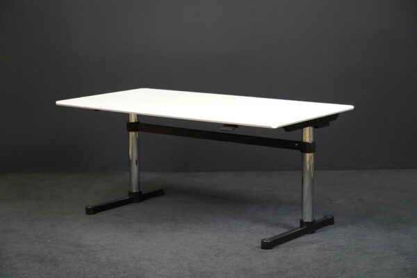 USM Kitos M höhenv. Schreibtisch Kunstharz Weiß