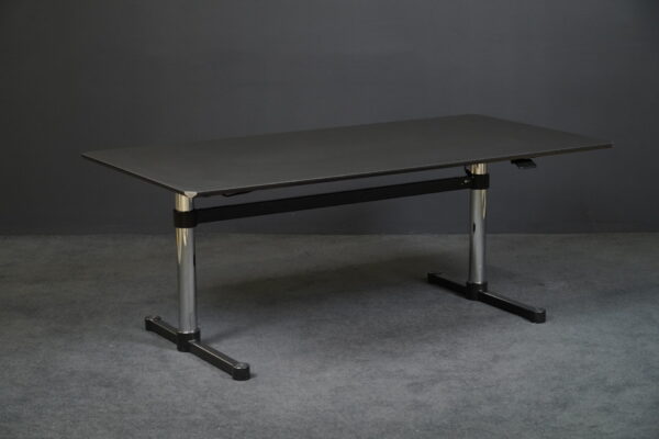 USM Kitos manuell höhenv. Schreibtisch Kunstharz Schwarz