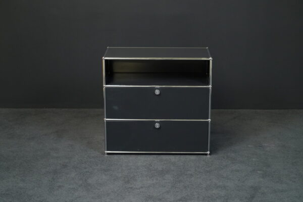 USM Haller Lowboard Graphitschwarz RAL 9011