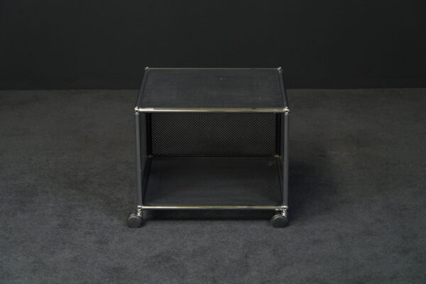 USM Haller Beistelltisch Perforiert Graphitschwarz RAL 9011