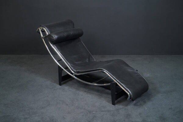 Cassina Liege LC4 Leder Schwarz