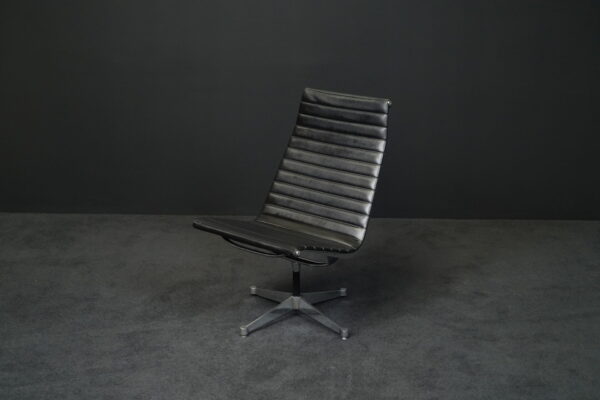 Herman Miller by Vitra EA 116 Leder Schwarz