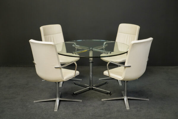 USM Kitos Konferenztisch + 4x Orangebox Besucherstuhl Calder-HBS4 Leder Beige