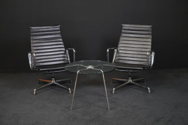 3er Set aus 2x Vitra Sessel EA 116 Leder Schwarz & und Walter Knoll Beistelltisch Klarglas