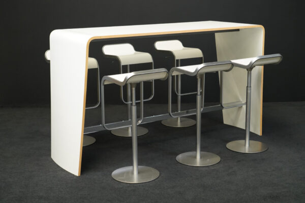Brunner Stehtisch + 6x Lapalma Barhocker Lem Kunststoff Weiß