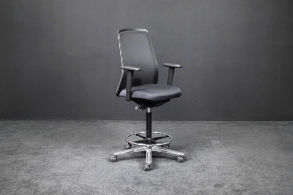 Interstuhl Counterstuhl EVERYis1 Hopsak Schwarz