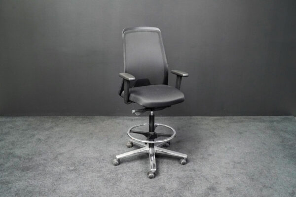 Interstuhl Counterstuhl EVERYis1 Hopsak Schwarz