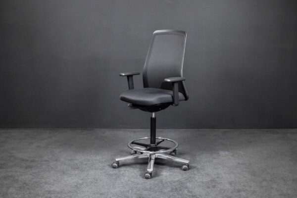 Interstuhl Counterstuhl EVERYis1 Hopsak Schwarz