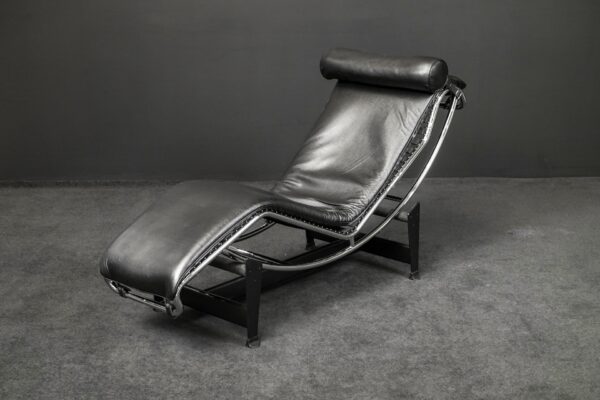 Cassina Liege LC4 Leder Schwarz