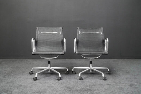 Vitra 2er Set Bürodrehstühle EA 217 Netz Grau