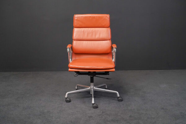 Vitra Bürodrehstuhl EA 219 Leder Cognac