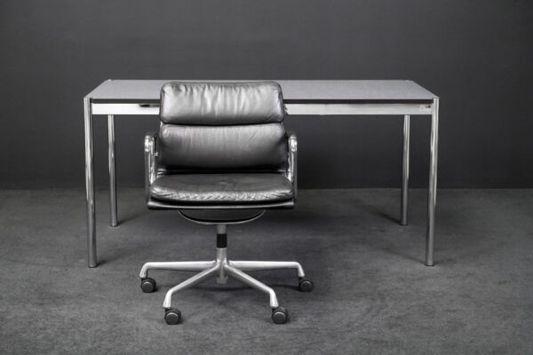 USM Haller Schreibtisch / Vitra EA 217 Leder Schwarz