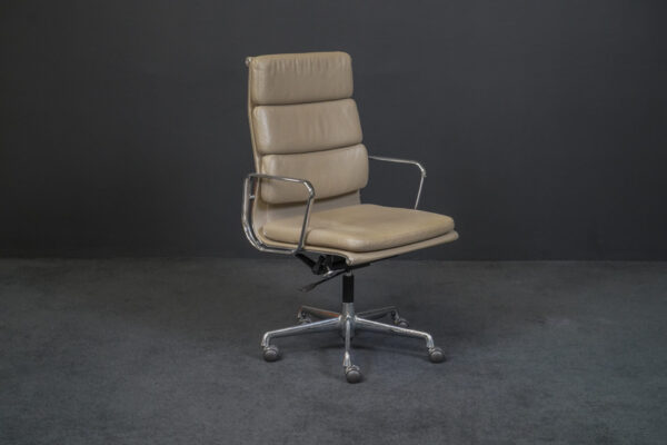 Herman Miller by Vitra EA 219 Leder Dunkelbeige