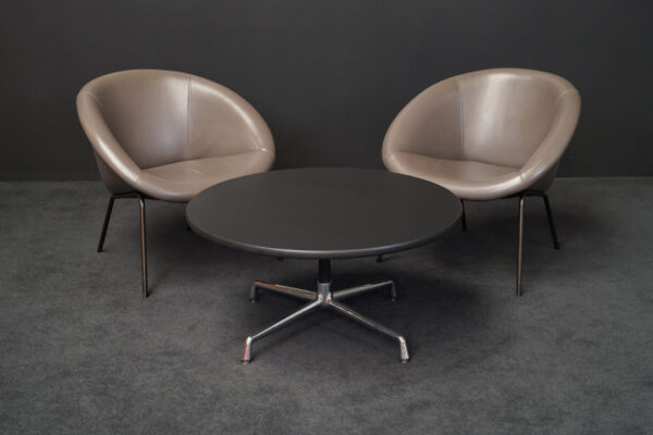 2x Walter Knoll 369 Leder Braun + Vitra Segmented Table Kunstharz Schwarz