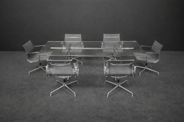 USM Kitos Konferenztisch + 6x Vitra EA 107 Netz Schwarz