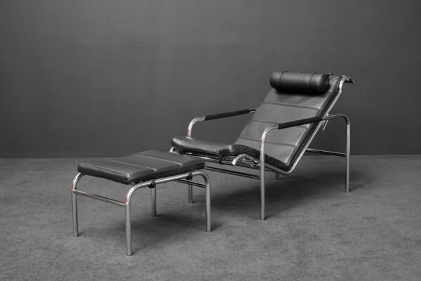 Zanotta Genni Lounger + Ottoman Leather Black