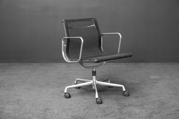 Vitra EA 107 Net Zwart