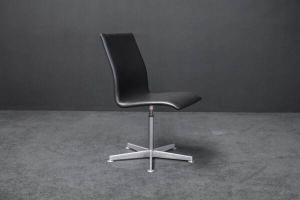 Fritz Hansen Oxford Leather Black